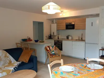 Cuisine ou kitchenette dans l'établissement T3 de Standing entre Lac et Mer à Hossegor, Lumineux avec Balcon, Parking et Wifi Inclus - FR-1-239-1006
