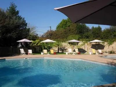 Piscine de l'établissement ZEcamping 3 avec piscine chauffée snack bar et restaurant ou située à proximité