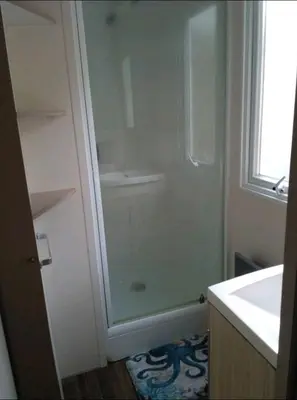 Salle de bains dans l'établissement Le Kraken