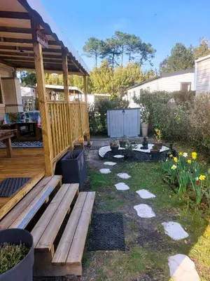 Jardin de l'établissement Mobil Home Denise et Michel