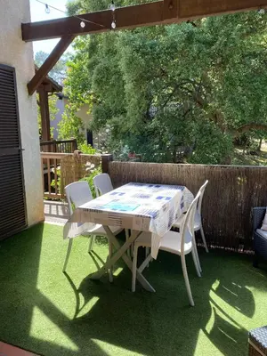 Jardin de l'établissement Charmant appartement à Saint-Julien 40 m² avec vue jardin
