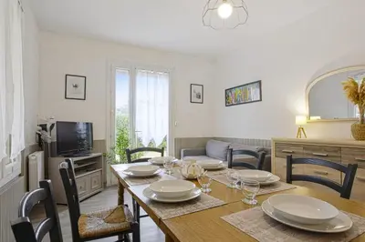 Télévision ou salle de divertissement dans l'établissement La Maison Alouette - Welkeys