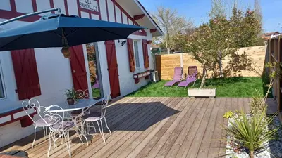 Jardin de l'établissement Maison Du Lac.