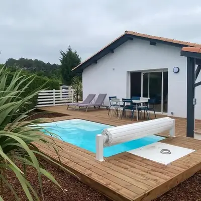 Maison mitoyenne chaleureuse avec piscine chauffée