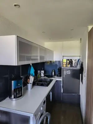 Cuisine ou kitchenette dans l'établissement Biscarrosse - Plage à 300m Superbe appart. 4 Pers