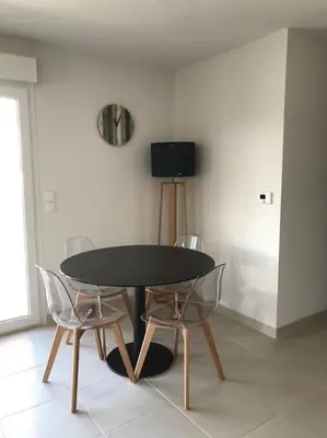 Plan de l'établissement Charmant appartement de type 3 au deuxieme étage