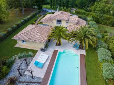 Piscine de l'établissement Villa calme avec piscine entre Pays Basque et Sud Landes ou située à proximité