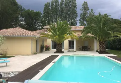 Piscine de l'établissement Villa calme avec piscine entre Pays Basque et Sud Landes ou située à proximité