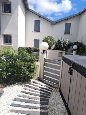 Balcon ou terrasse dans l'établissement Maisonnette 2 chambres à deux pas des plages