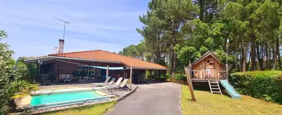 Piscine de l'établissement Villa Messangeles ou située à proximité