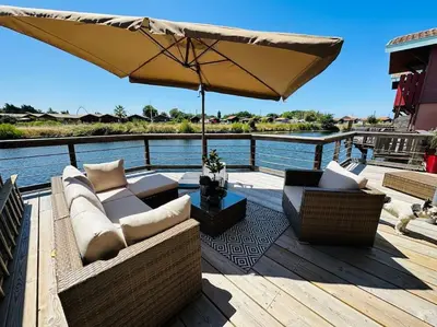 Vue sur la rivière ou le fleuve situé(e) à proximité de la maison de vacances