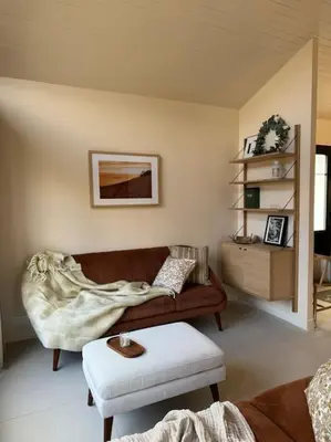 Coin salon dans l'établissement Le Lodge de l'océan - Maison familiale en bois neuve - Piscine chauffée