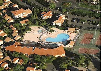 Piscine de l'établissement Jolie maisonnette dans village vacances Soustons plage ou située à proximité