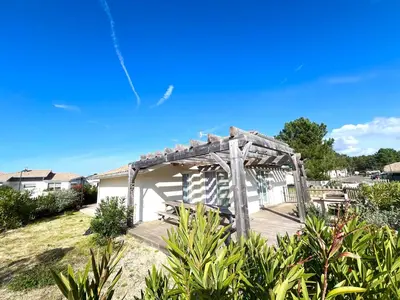 Jardin de l'établissement VILLA SOWA - Maison avec piscine 850m océan