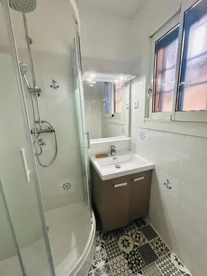 Salle de bains dans l'établissement BISCAROSSE PLAGE STUDIO TERASSE BARBECUE À 150 m DE LA PLAGE