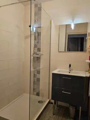 Salle de bains dans l'établissement Soustons - Piscine - Famille - Centre Ville