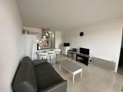 Télévision ou salle de divertissement dans l'établissement Appartement 4 pers belle terrasse vue port