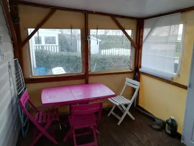 Balcon ou terrasse dans l'établissement Mobil-Home 54 au Parc Résidentiel de la Plage - 4 personnes