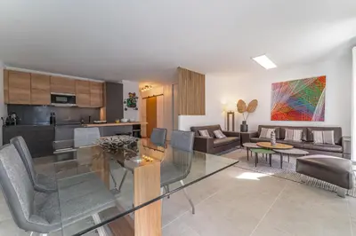 Cuisine ou kitchenette dans l'établissement Les Bergeronnettes - Piscine partagée proche plage