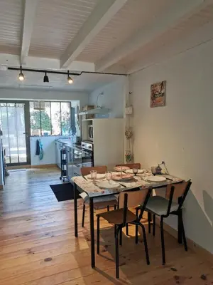 Coin salon dans l'établissement la maison du bonheur