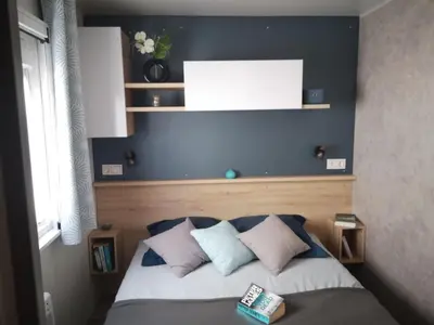 Un ou plusieurs lits dans un hébergement de l'établissement Bungalow charmant, Saint-Julien-en-Born, Piscine partagée