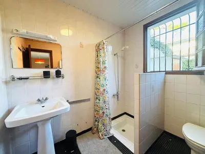Salle de bains dans l'établissement Studio ouest à 300m des plages