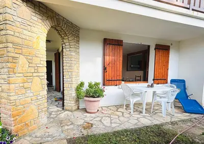 Coin salon dans l'établissement Studio sud à 300m des plages