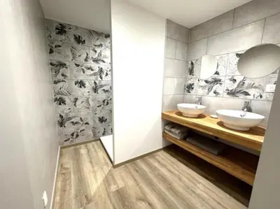 Salle de bains dans l'établissement Gîte 10 personnes dans la Nature proche Océan Landes
