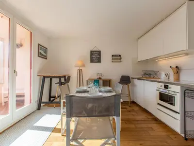 Cuisine ou kitchenette dans l'établissement Apartment Maison de l'océan-7 by Interhome