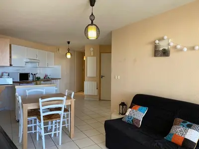 Cuisine ou kitchenette dans l'établissement Appartement T2 avec Terrasse et Parking - Vue Océan - FR-1-379-172