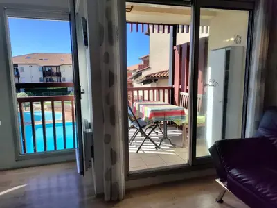Piscine de l'établissement T2 Vue Piscine et Lac ou située à proximité