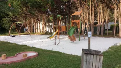 Aire de jeux pour enfants de l'établissement mobil home