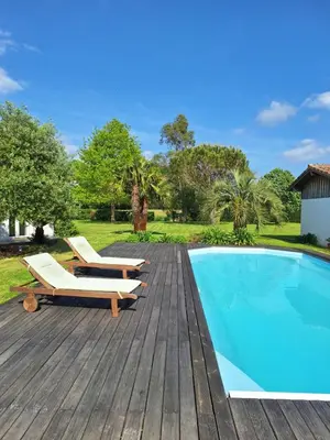 Piscine de l'établissement Le spot Landais - Chambre côté forêt ou située à proximité