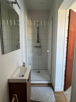 Salle de bains dans l'établissement Hôtel Restaurant La Tonnelle