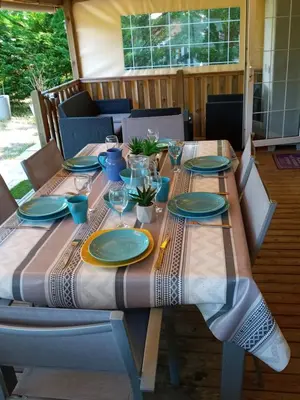 Coin salon dans l'établissement DOMAINE LARBUT