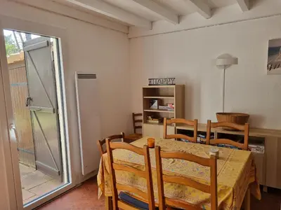 Cuisine ou kitchenette dans l'établissement Villa à Seignosse: Plage à pied, Terrasse, 3 Chambres, Quartier calme - FR-1-239-1036