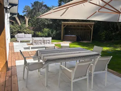 Jardin de l'établissement Magnifique Villa proche Golf & Centre d' Hossegor avec Jacuzzi