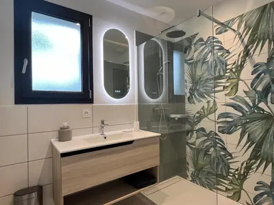 Salle de bains dans l'établissement Villas-des-oyats - Arena - 8 personnes climatisée piscine chauffée