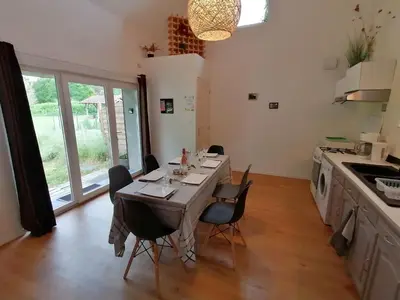 Cuisine ou kitchenette dans l'établissement Gite avec vue foret - piscine partagée