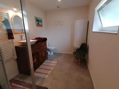 Salle de bains dans l'établissement Gite avec vue foret - piscine partagée