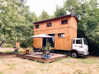 Jardin de l'établissement INTO THE WILD - Nos 5 logements 