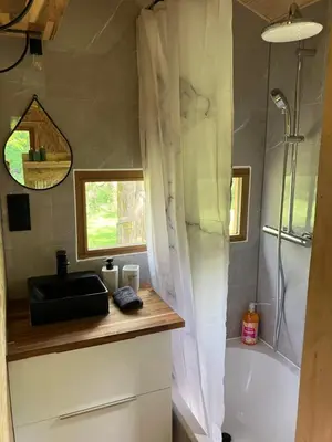 Cuisine ou kitchenette dans l'établissement INTO THE WILD - Nos 5 logements 