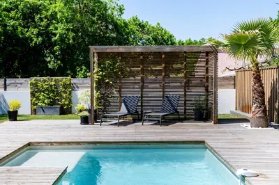 Piscine de l'établissement Superbe villa avec piscine ou située à proximité