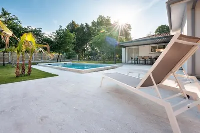 Piscine de l'établissement Maison entre Vignobles et Dune ou située à proximité