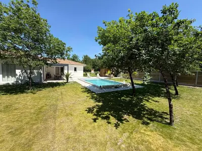Piscine de l'établissement Maison entre Vignobles et Dune ou située à proximité