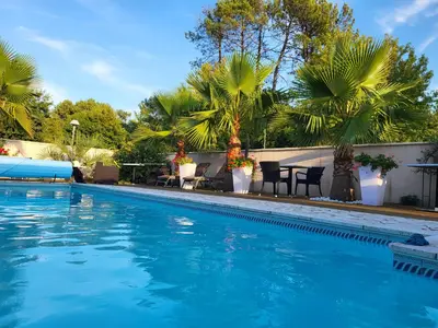 Piscine de l'établissement Villa CAPAYAN ou située à proximité