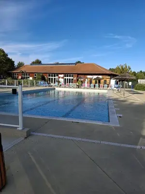 Piscine de l'établissement Repos mérité ou située à proximité