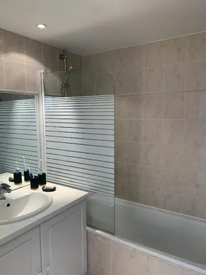 Salle de bains dans l'établissement Amarine Landaise
