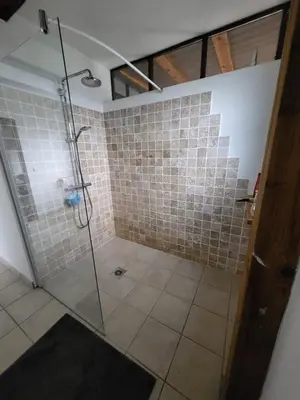 Salle de bains dans l'établissement Cap Landes à Léon