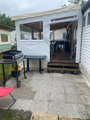 Terrasse ou espace extérieur de l'établissement Mobil home 3 chambres tout confort